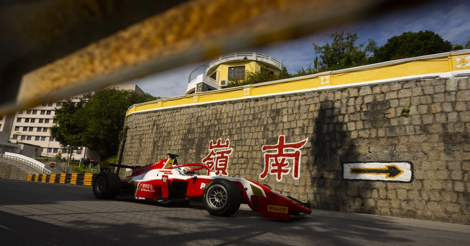 British racer to start from front row in qualification race