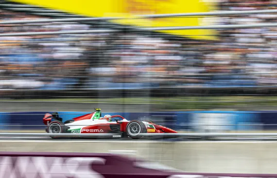 R09 Hungaroring - FIA Formula 2 Race 1 Report
