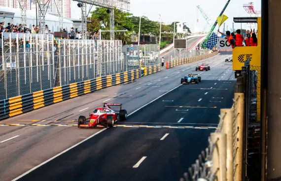 SJM Theodore PREMA Racing puts up bold fight in tough Macau Grand Prix