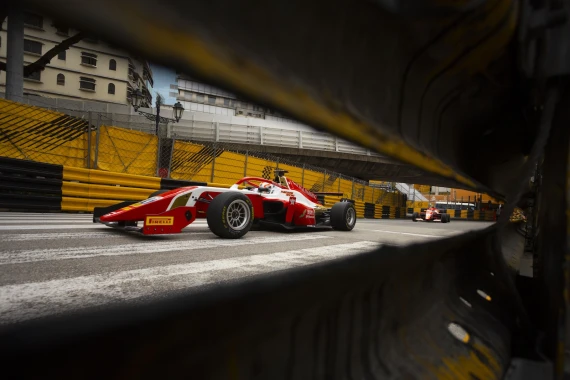 SJM Theodore PREMA Racing takes early lead in first Macau GP qualifying
